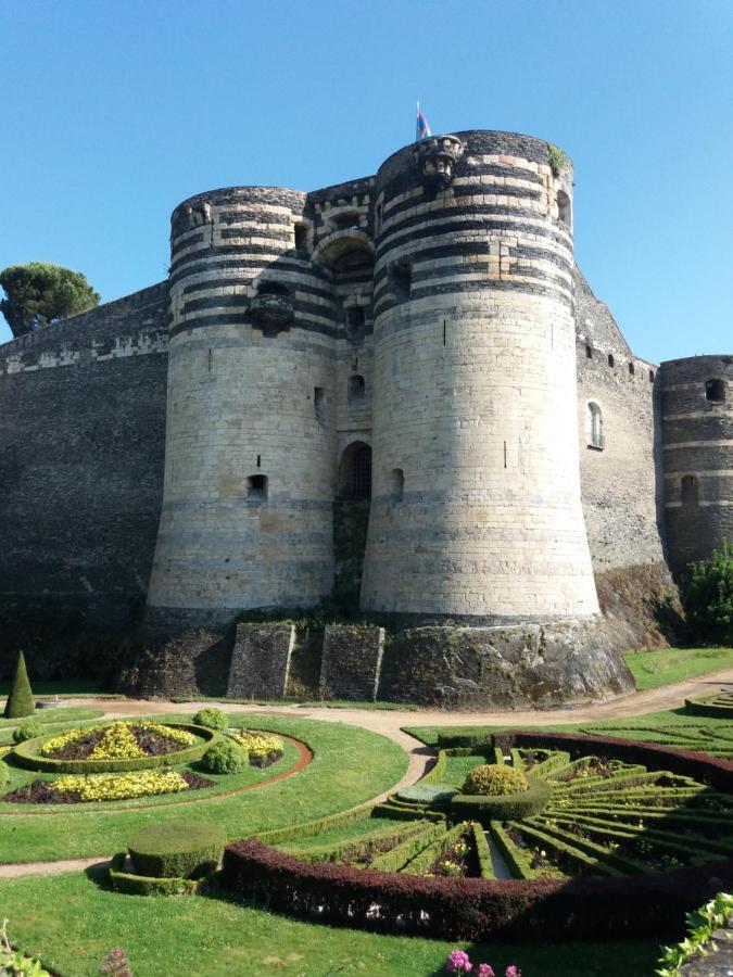 Les Suites Angevines Angers Esterno foto