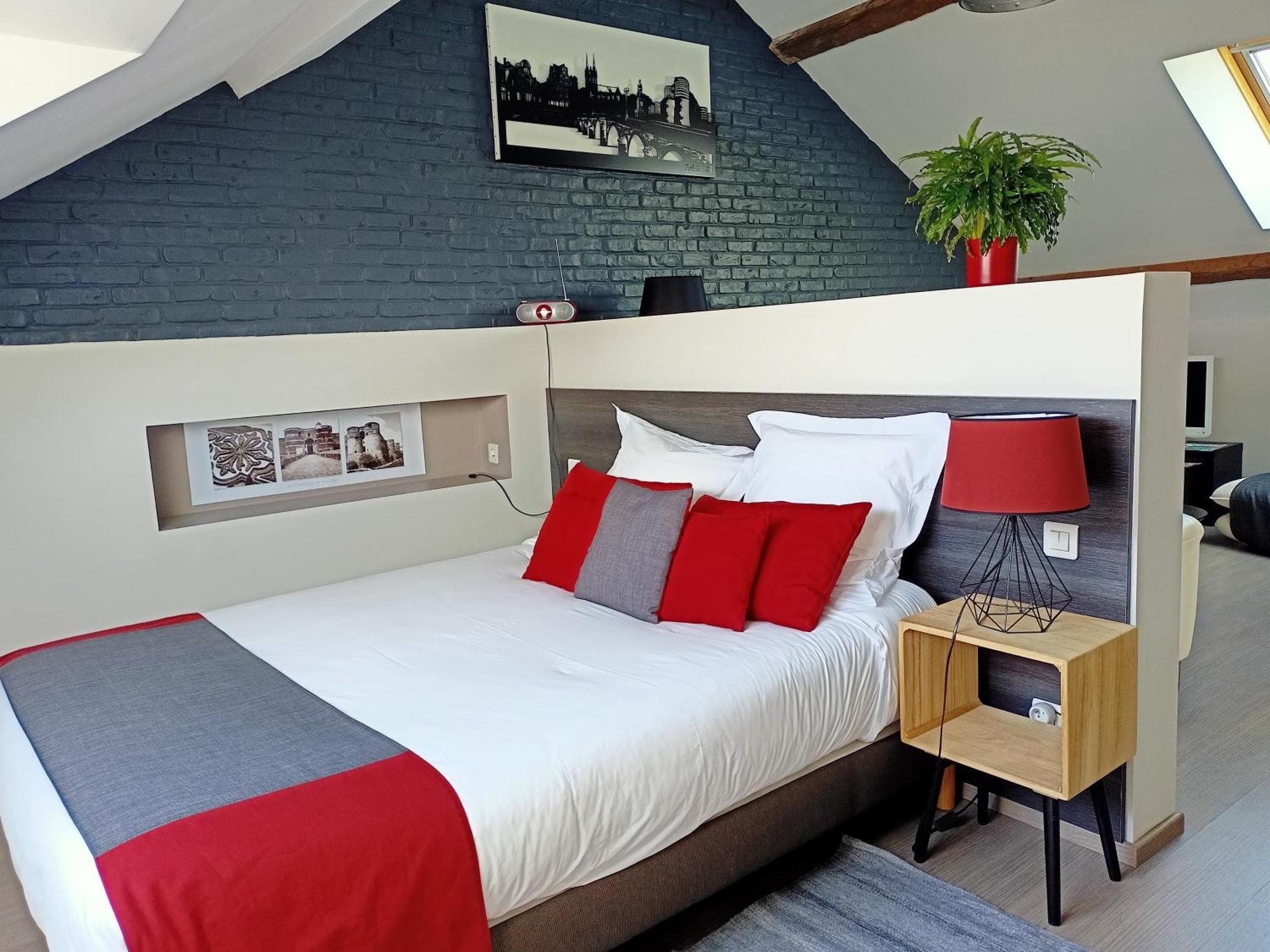 Les Suites Angevines Angers Esterno foto